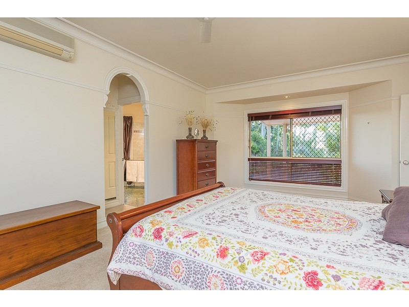 6 Panorama Court, Rural View QLD 4740