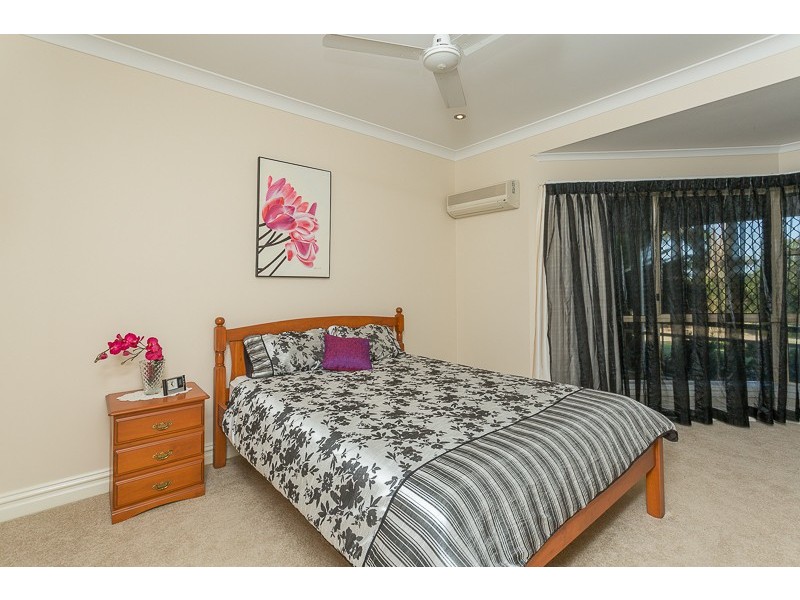 6 Panorama Court, Rural View QLD 4740