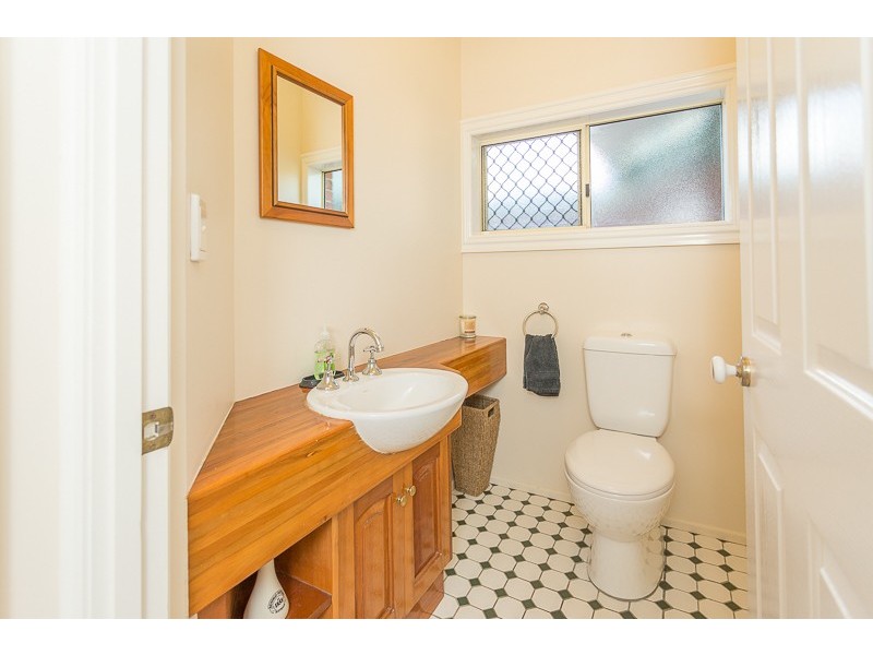 6 Panorama Court, Rural View QLD 4740