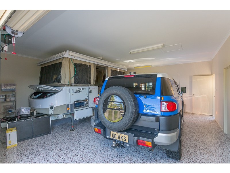 6 Panorama Court, Rural View QLD 4740