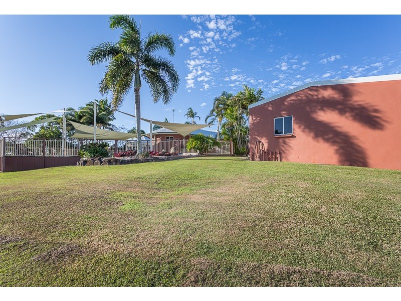 6 Panorama Court, Rural View QLD 4740