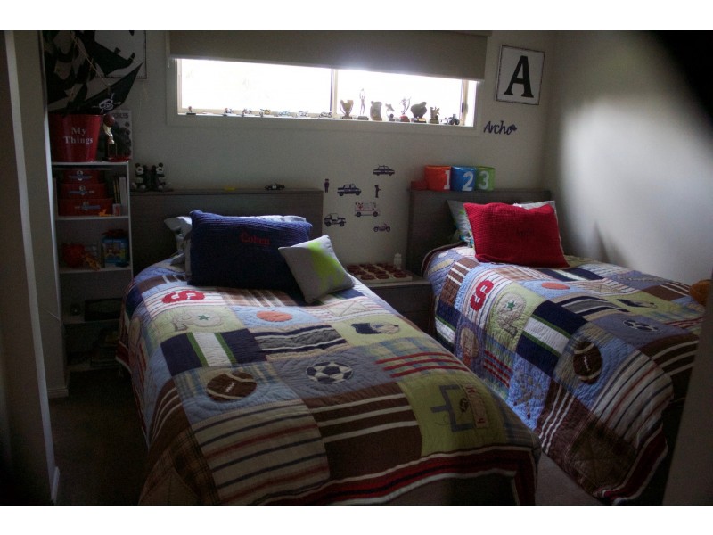 10 Errindura Place, Caroline Springs VIC 3023