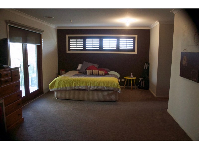 10 Errindura Place, Caroline Springs VIC 3023