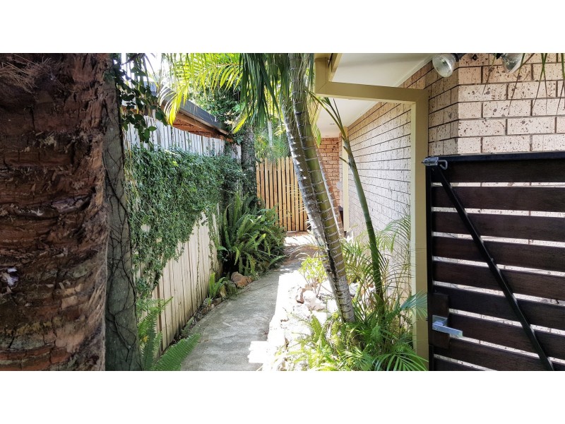 2/52 Botanical Drive, Labrador QLD 4215