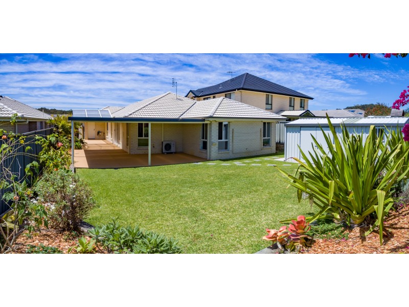 68 Settlement Drive, Wadalba NSW 2259