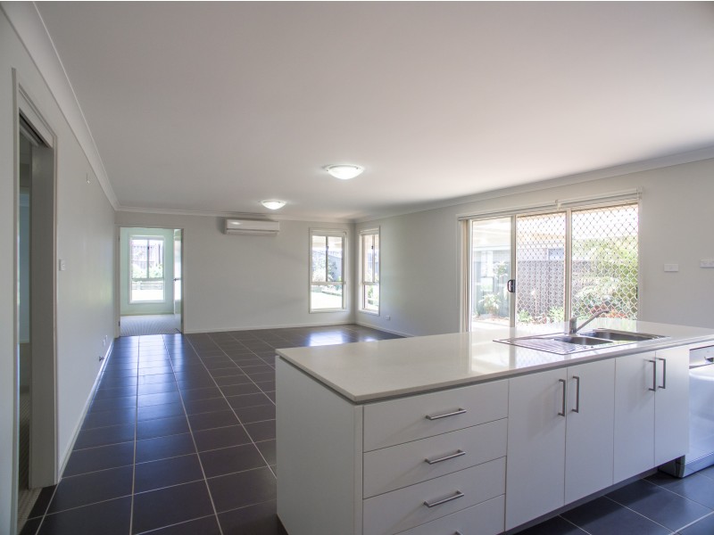 68 Settlement Drive, Wadalba NSW 2259