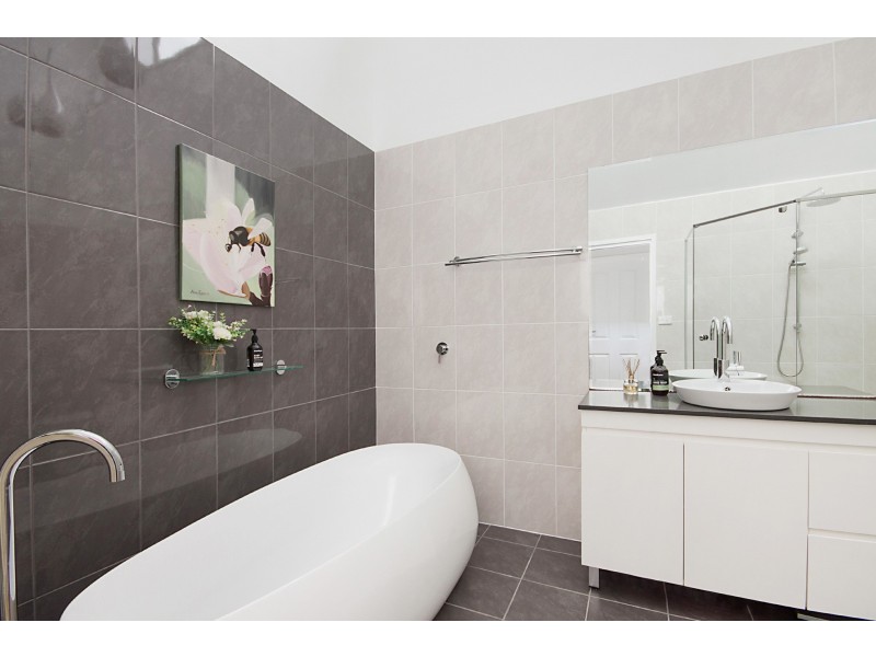 35 Cranbrook Parade, Rankin Park NSW 2287