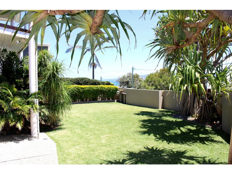 2 Signal St, Emerald Beach NSW 2456