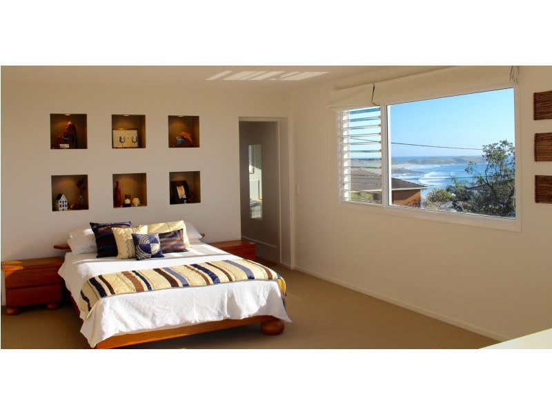 2 Signal St, Emerald Beach NSW 2456