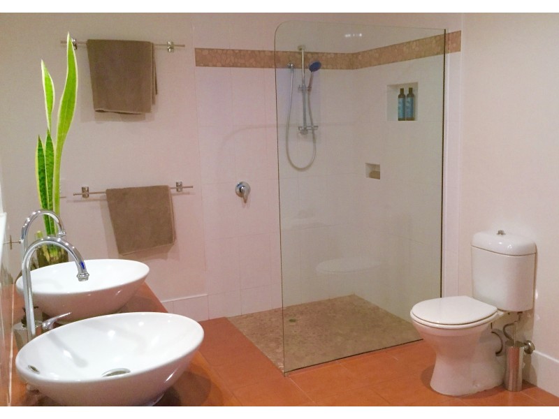 2 Signal St, Emerald Beach NSW 2456