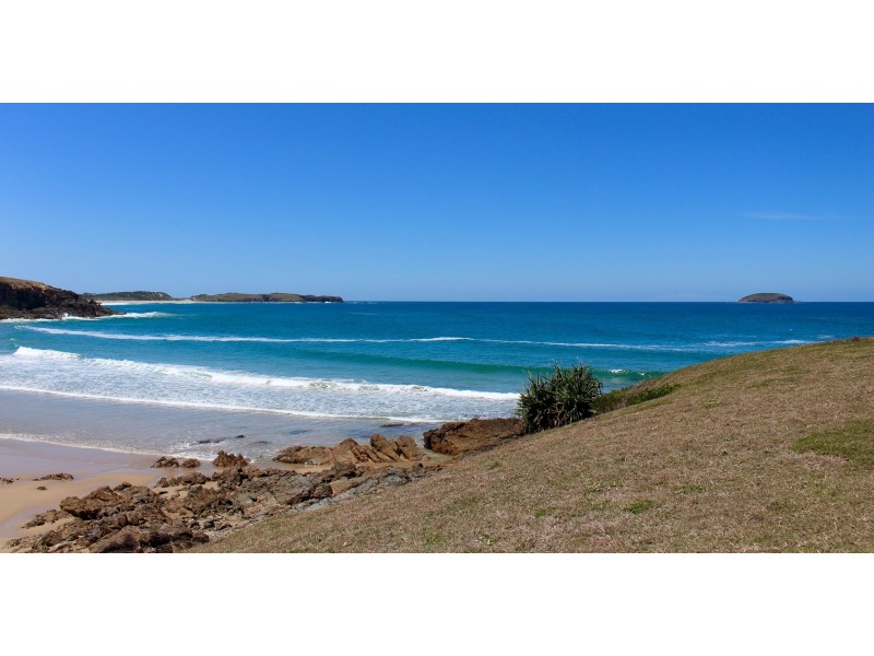 2 Signal St, Emerald Beach NSW 2456