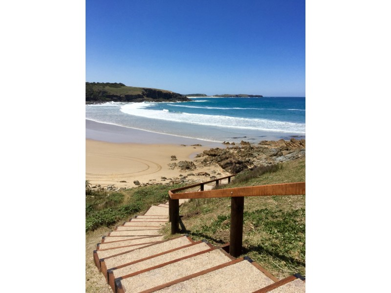 2 Signal St, Emerald Beach NSW 2456