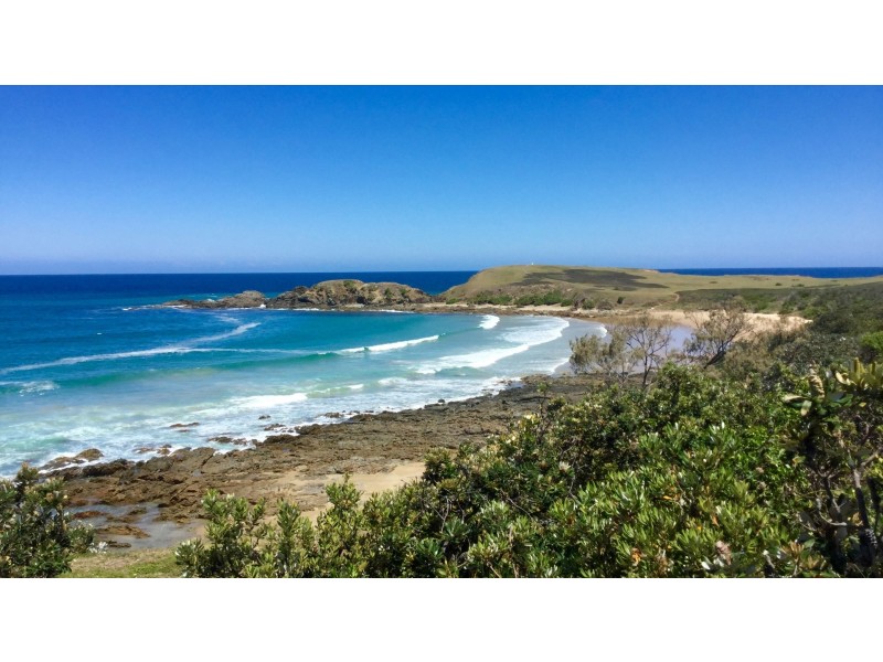 2 Signal St, Emerald Beach NSW 2456