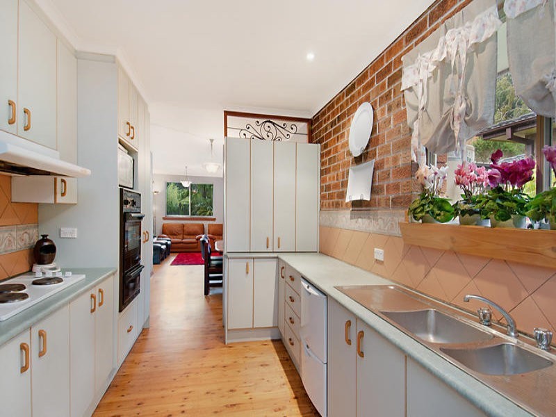 13  Sullens Avenue, East Gosford NSW 2250