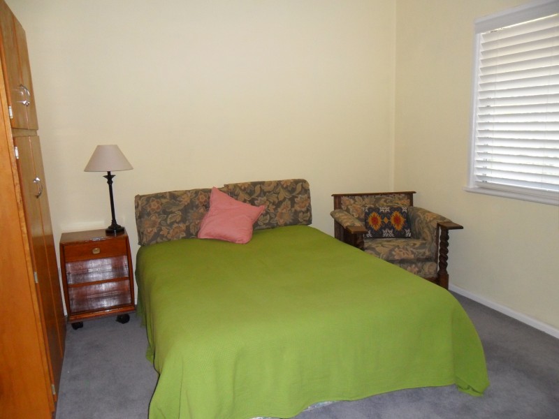 48 Lee St, Cowra NSW 2794