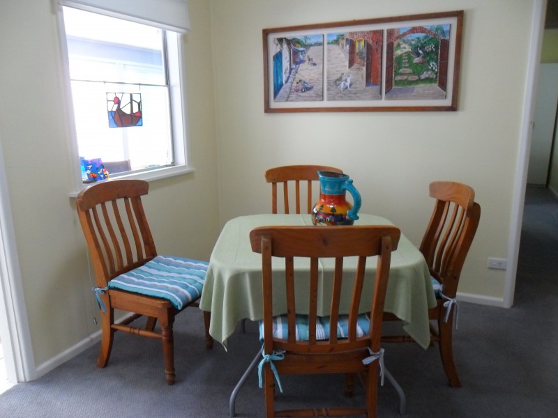 48 Lee St, Cowra NSW 2794