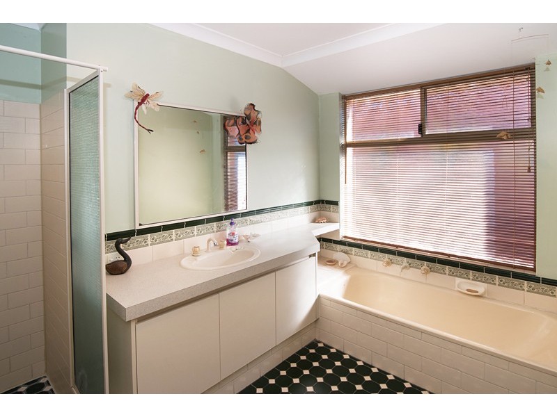 6 Heirisson Retreat, Geographe WA 6280