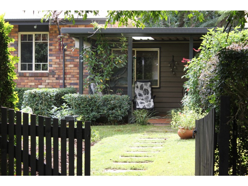 25 Lahey Rd, Tamborine Mountain QLD 4272