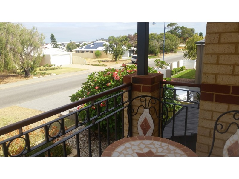 14 Rees Place, Wannanup WA 6210