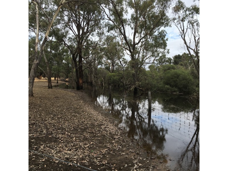 139 Twin Bridges Place, Crossman WA 6390