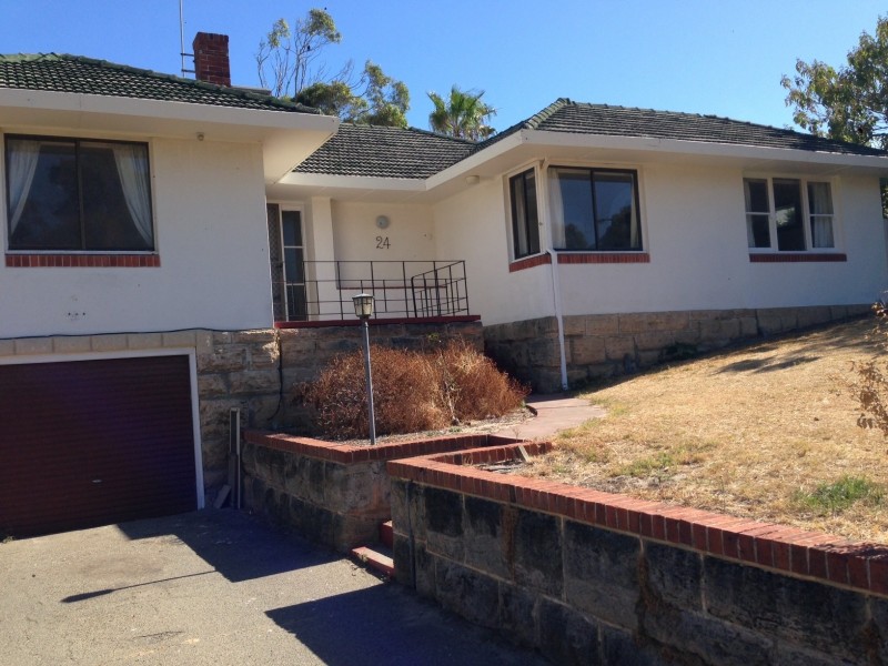 24 Boronia Crescent, City Beach WA 6015