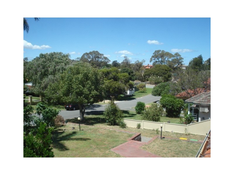 24 Boronia Crescent, City Beach WA 6015