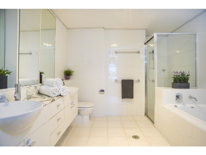 24/181 Lae Drive, Coombabah QLD 4216