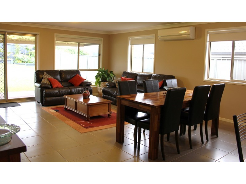 76 Settlement Drive, Wadalba NSW 2259