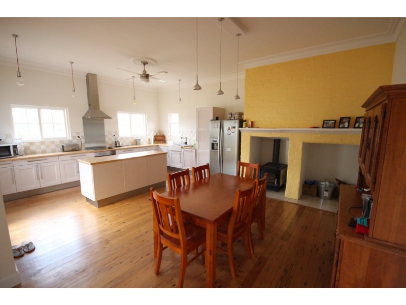 98 Packham Drive, Molong NSW 2866