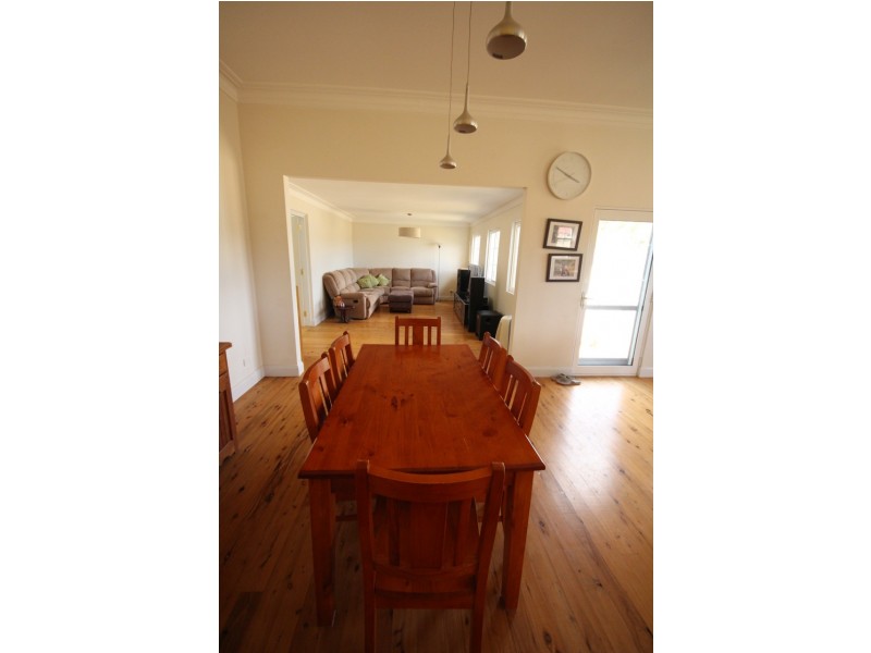 98 Packham Drive, Molong NSW 2866