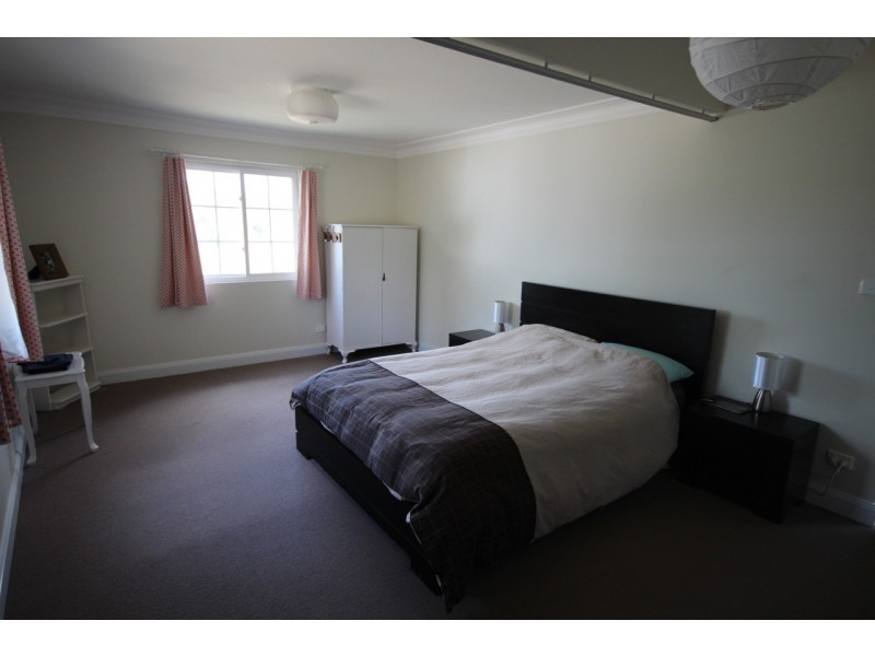 98 Packham Drive, Molong NSW 2866