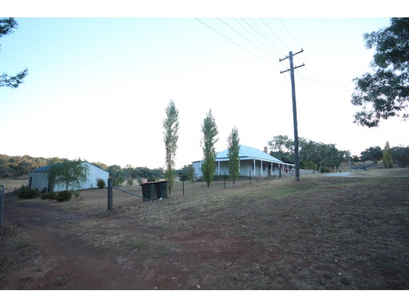 98 Packham Drive, Molong NSW 2866