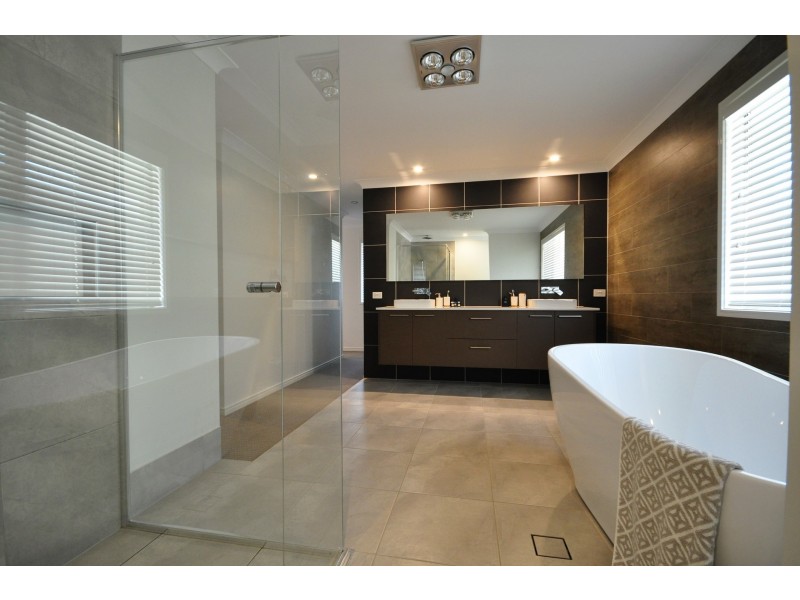 18 Altitude Street, Rochedale QLD 4123