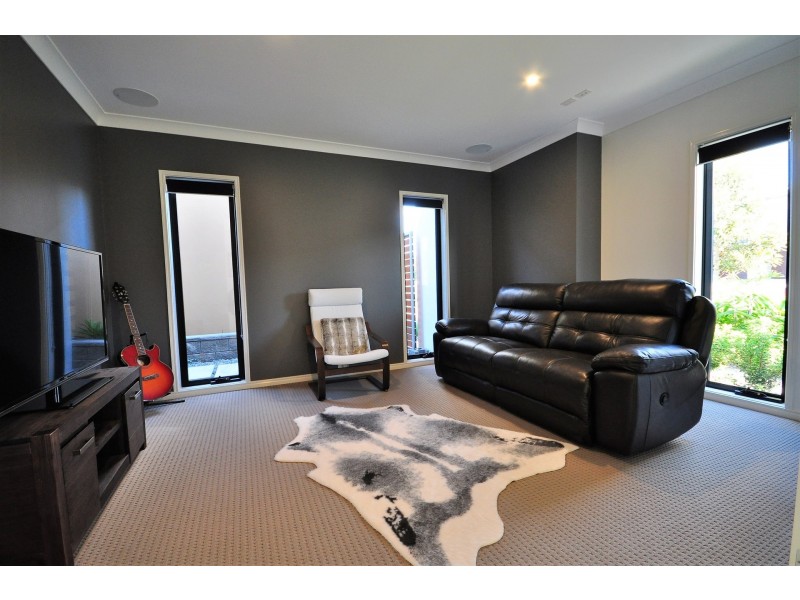 18 Altitude Street, Rochedale QLD 4123