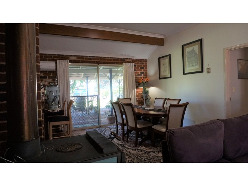 12 Dean Rd, Nannup WA 6275