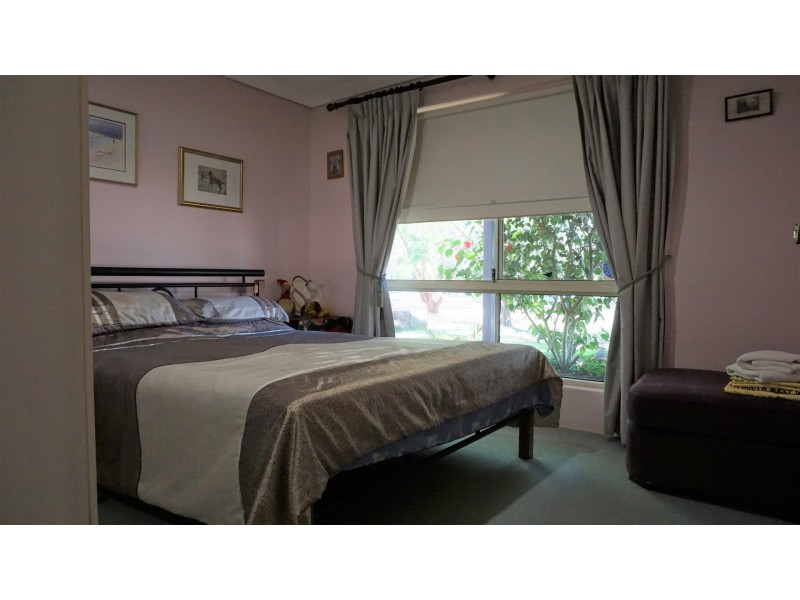 12 Dean Rd, Nannup WA 6275