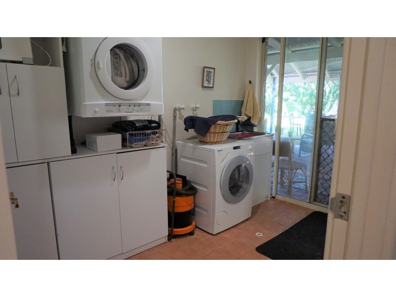 12 Dean Rd, Nannup WA 6275