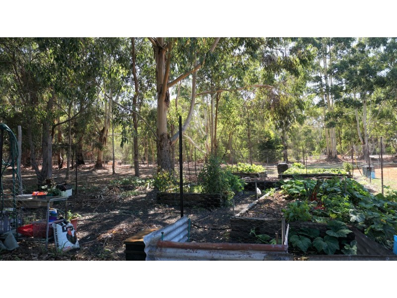 12 Dean Rd, Nannup WA 6275