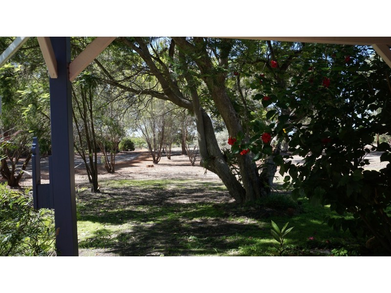 12 Dean Rd, Nannup WA 6275