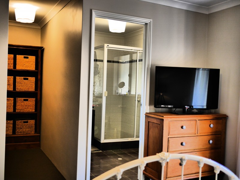 - Holstein Loop, Lower Chittering WA 6084