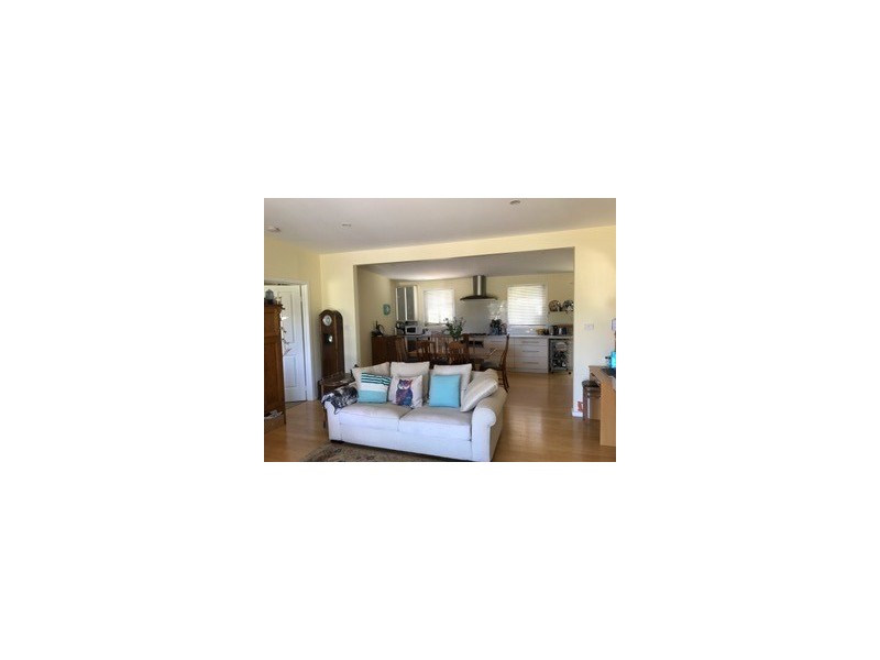 14 Moore, Creswick VIC 3363