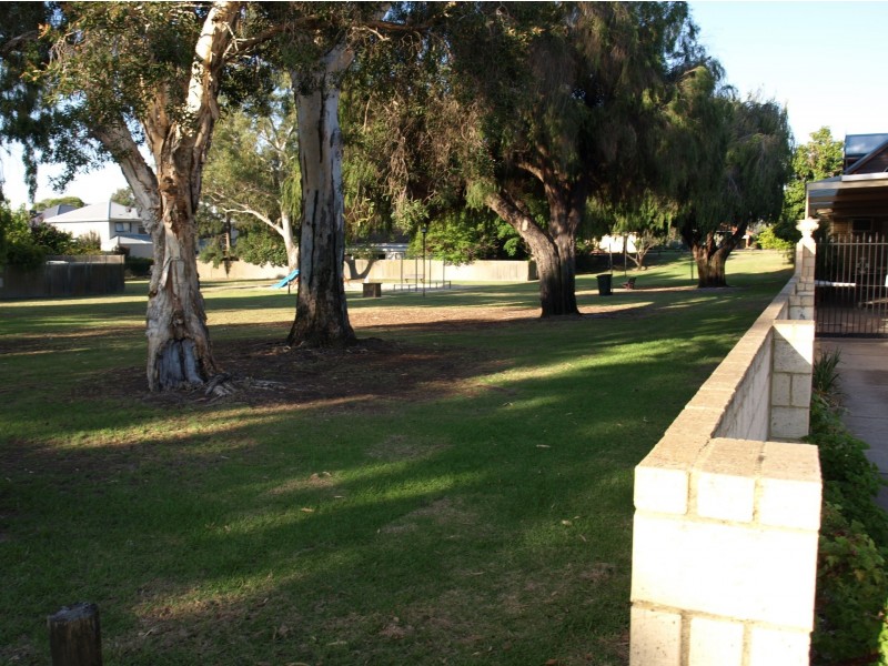 16 Veronica Street, Riverton WA 6148