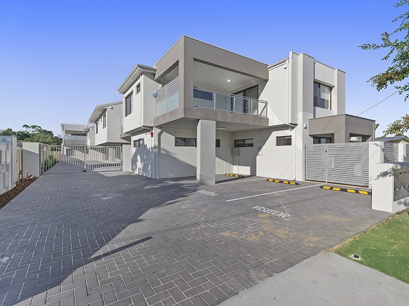 205 Fisher Street, Cloverdale WA 6105