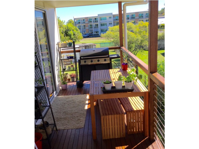 73 Donald St, Woody Point QLD 4019