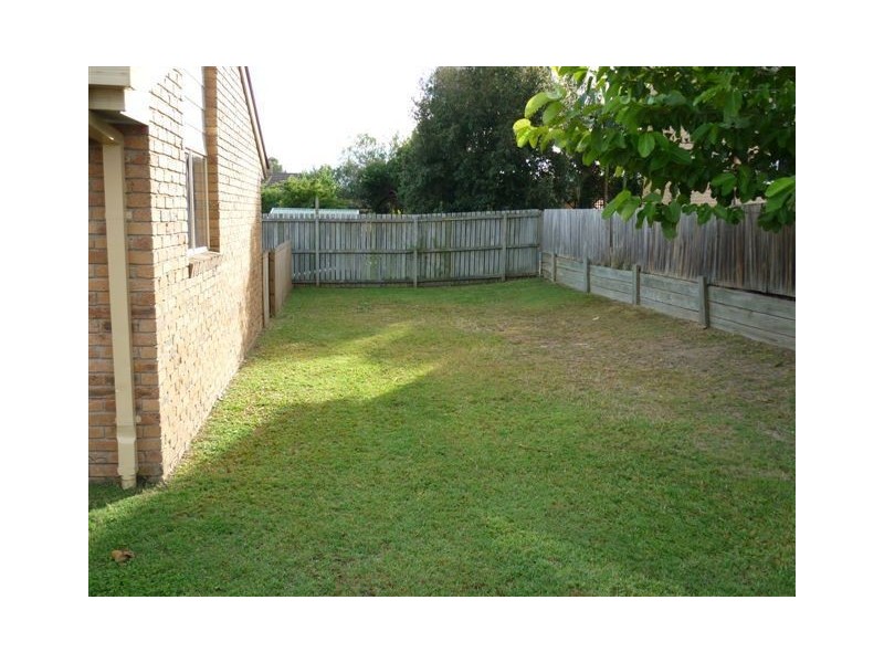 5-7 Loftus Place, Sandstone Point QLD 4511