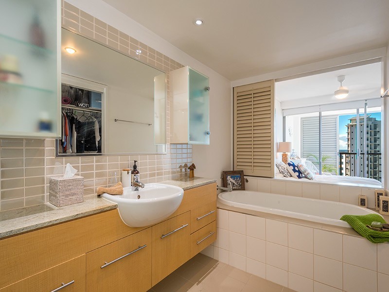 165/105 Scarborough street, Southport QLD 4215