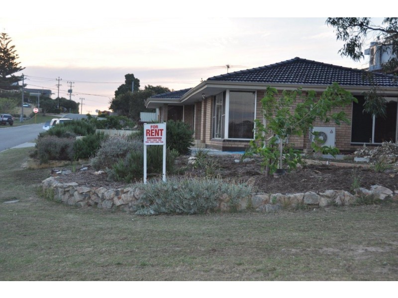 8 Spence Street, Trigg WA 6029