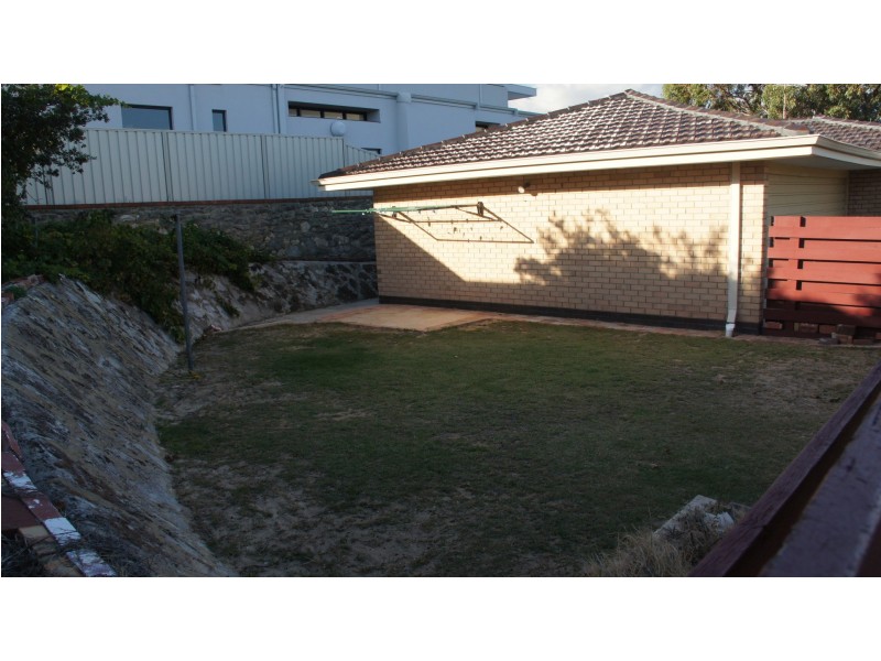 8 Spence Street, Trigg WA 6029