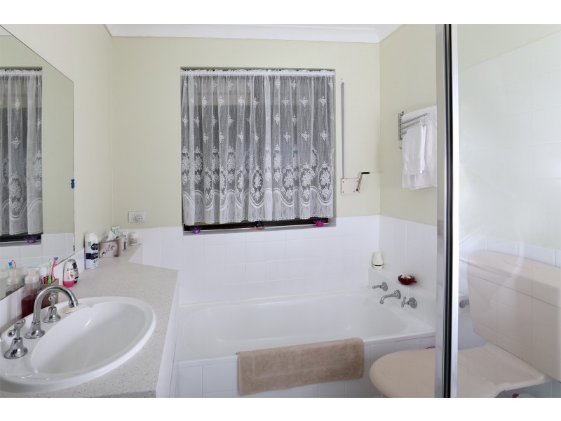 5 Amazon Drive, Greenfields WA 6210