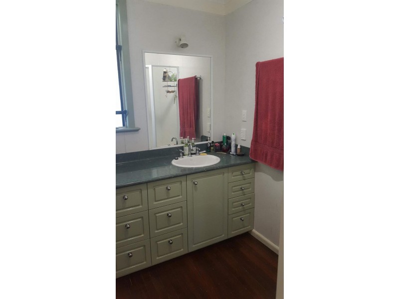 17 Reaney st, Berserker QLD 4701